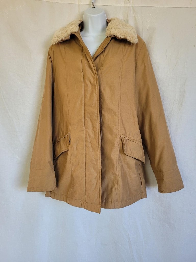 Mooie lichtbruine dames winterjas mt 38, Maat 38/40 (M), Bruin, ., Ophalen of Verzenden