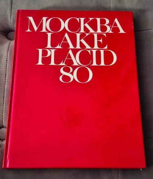 Mockba Lake Placid 80 - Luxe Olympische Spelen fotoboek 1980, Ophalen of Verzenden, Gelezen, Overige sporten