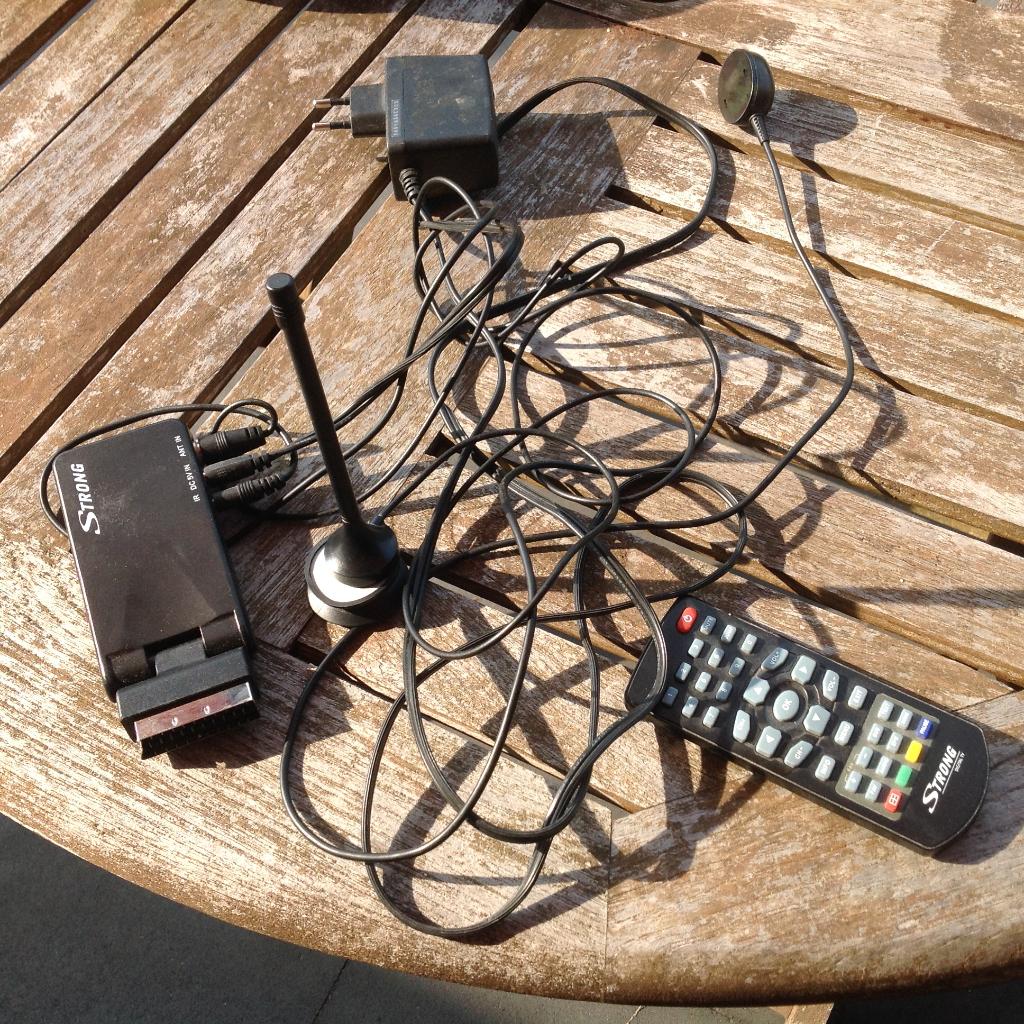 STRONG antenne - TV kijken zonder kabel VERZENDEN/OPHALEN, Ophalen, Gebruikt