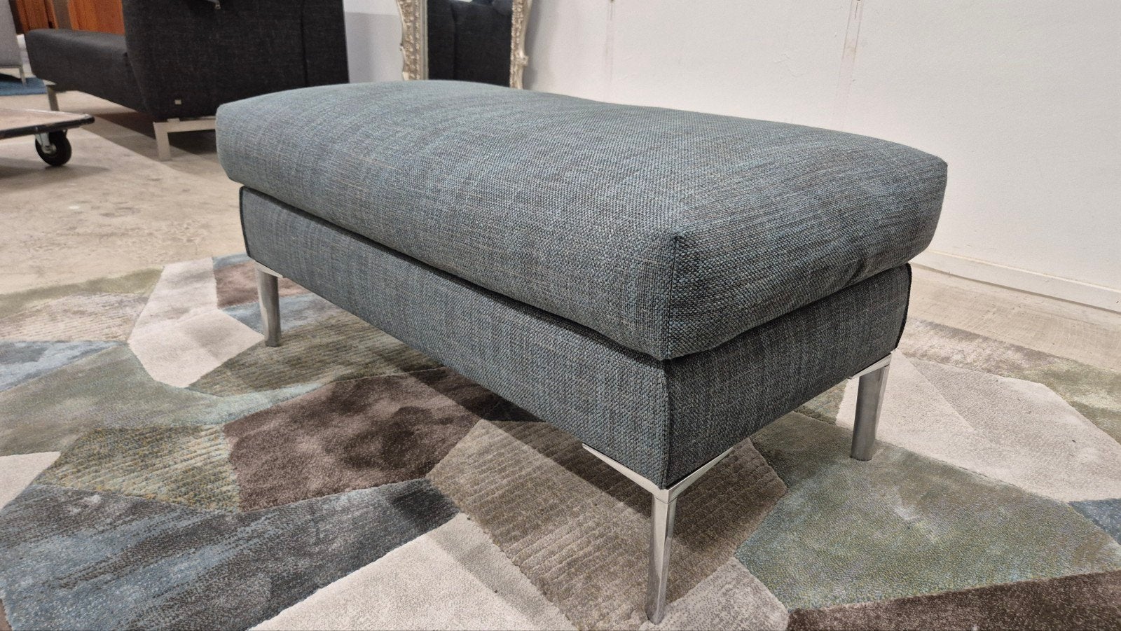Design on Stock model Heelz design hocker in perfecte staat, Zo goed als nieuw, Metaal, Rechthoekig, 50 tot 75 cm