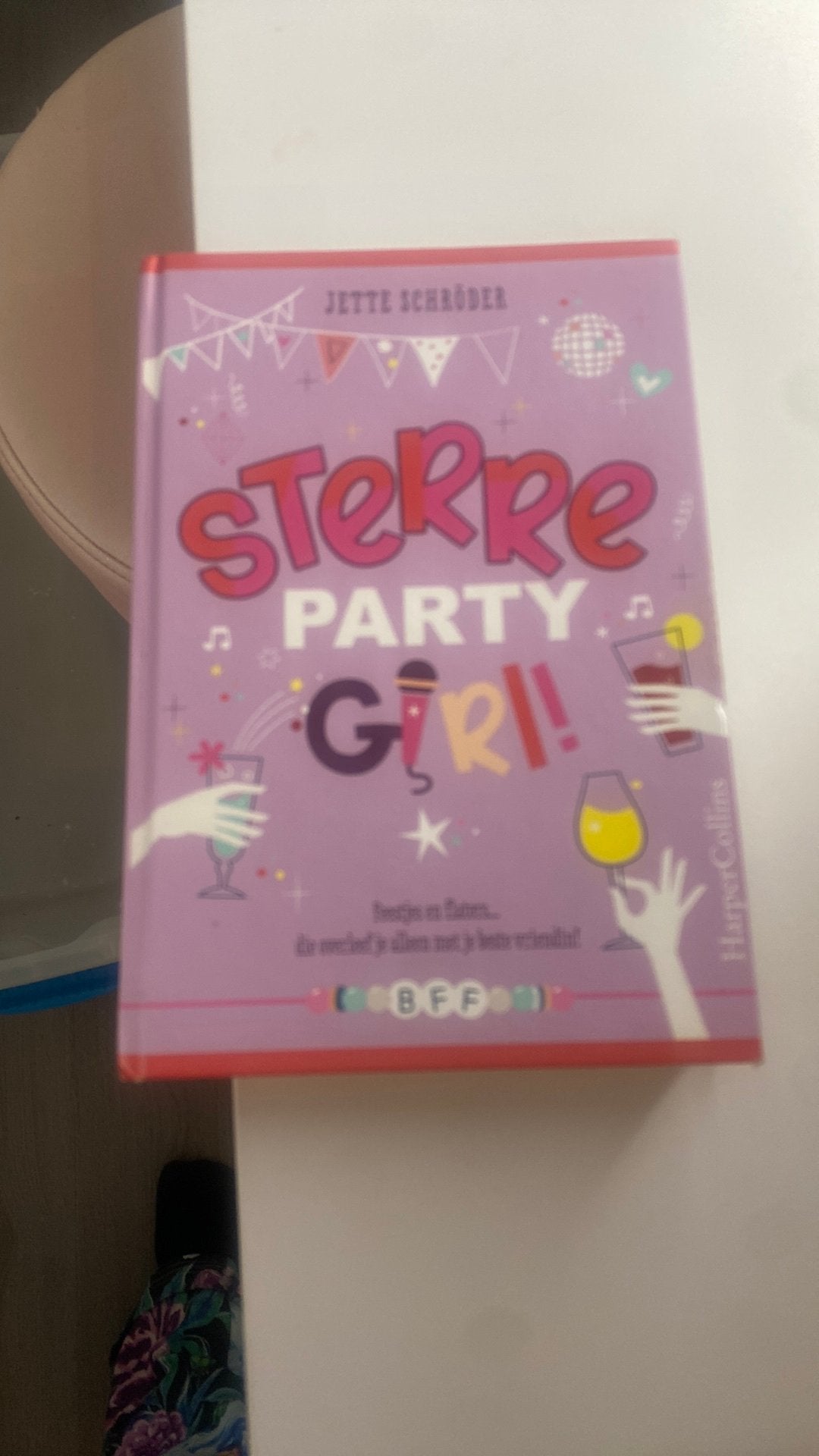 Sterre party girl, Boeken, Ophalen of Verzenden, Zo goed als nieuw