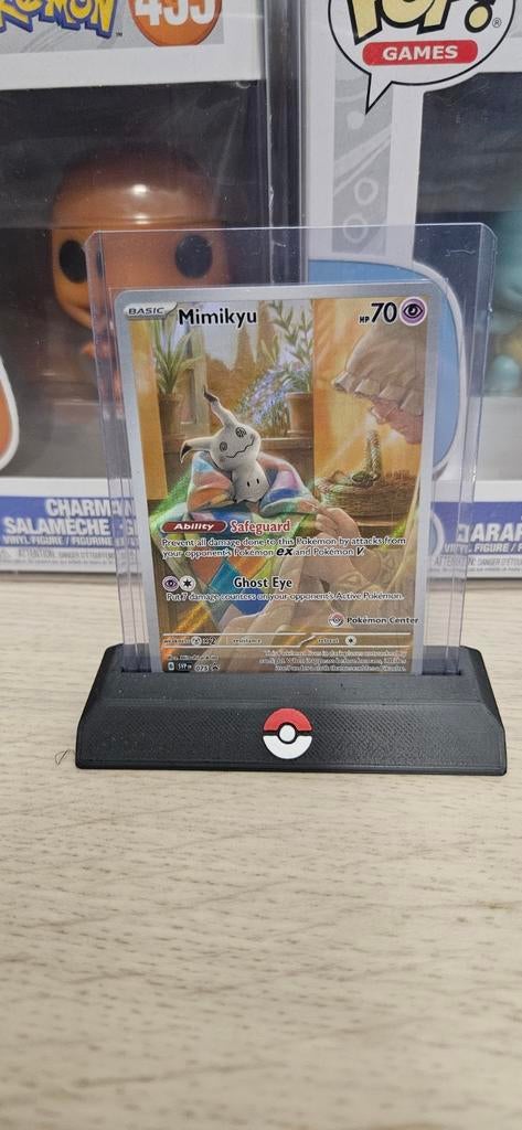 Pokémon Center Mimikyu SVP #075 PAL Promo, Hobby en Vrije tijd, Verzamelkaartspellen | Pokémon, Ophalen of Verzenden, Zo goed als nieuw