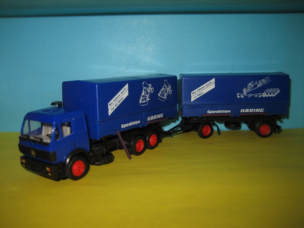 Haring  MERCEDES  combi  met afzet-bakken Herpa, Ophalen of Verzenden, Zo goed als nieuw, Bus of Vrachtwagen, Herpa