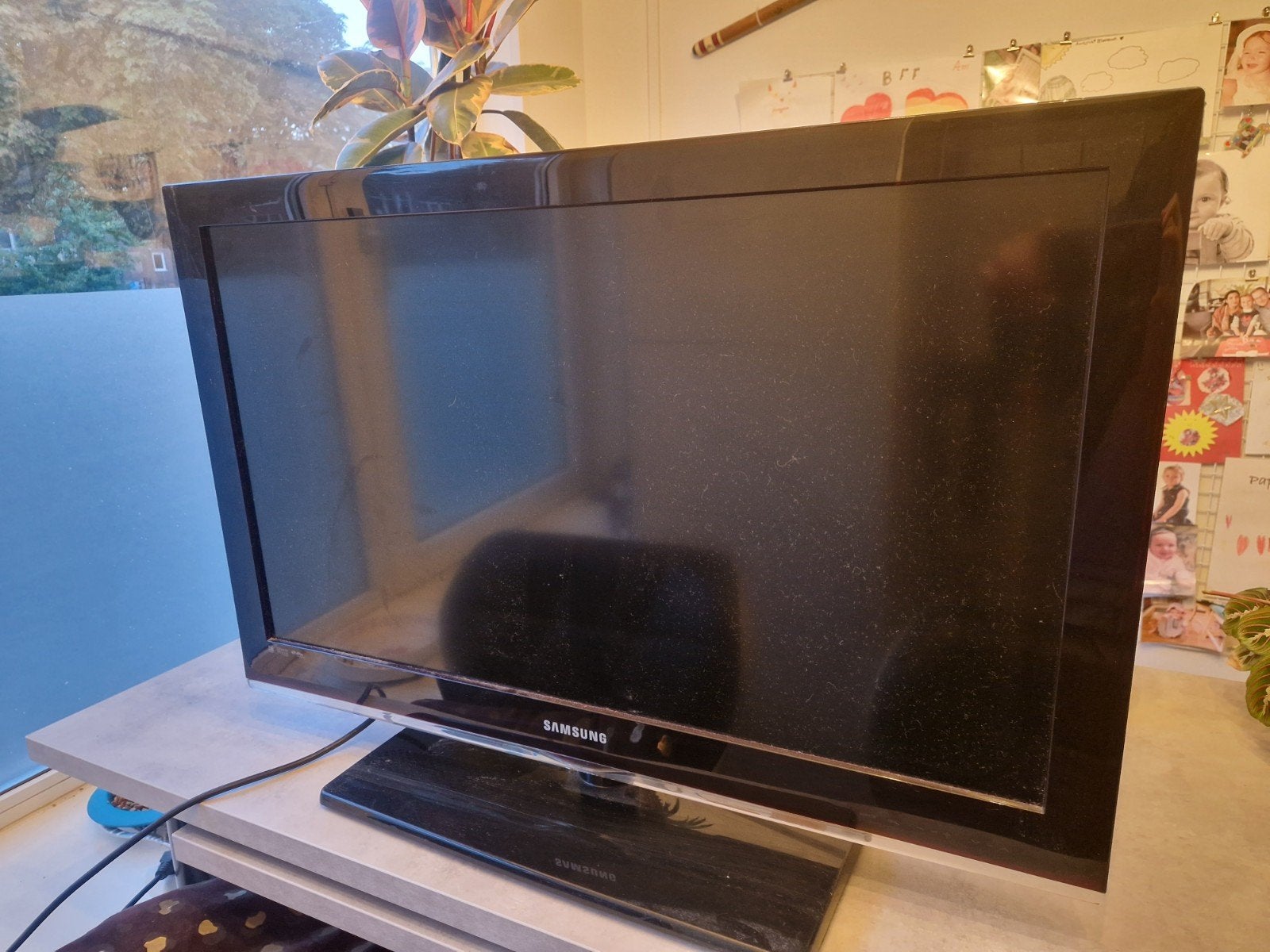 Samsung LE32C530F1W TV + univ. AB / 32 inch, Ophalen, 50 Hz, Samsung