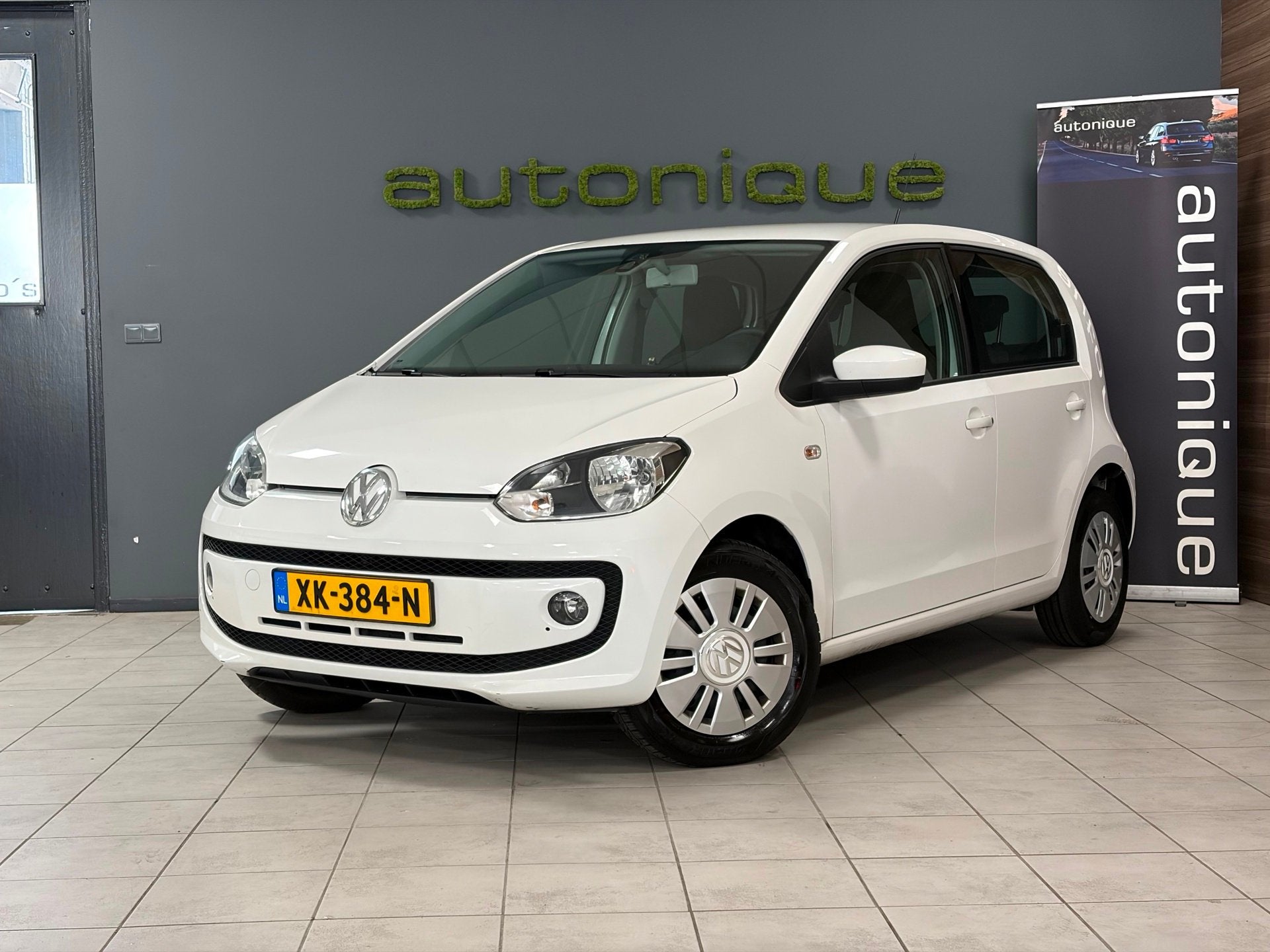 Foto 10 van Volkswagen Up! 1.0 high up! automaat airco/cruise