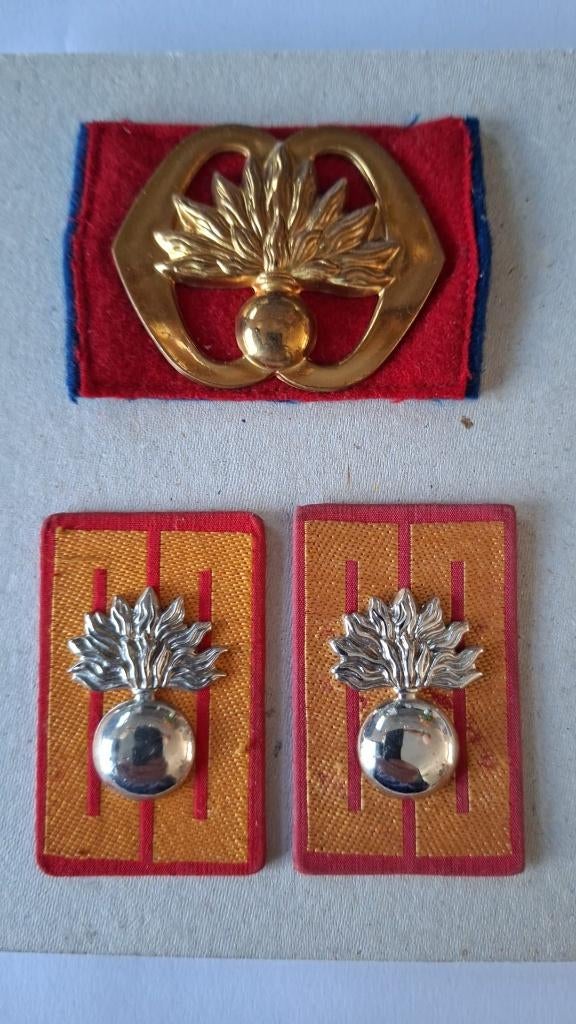 Baret emblemen & kraagspiegels 13, Verzamelen, Ophalen of Verzenden, Landmacht, Nederland, Embleem of Badge