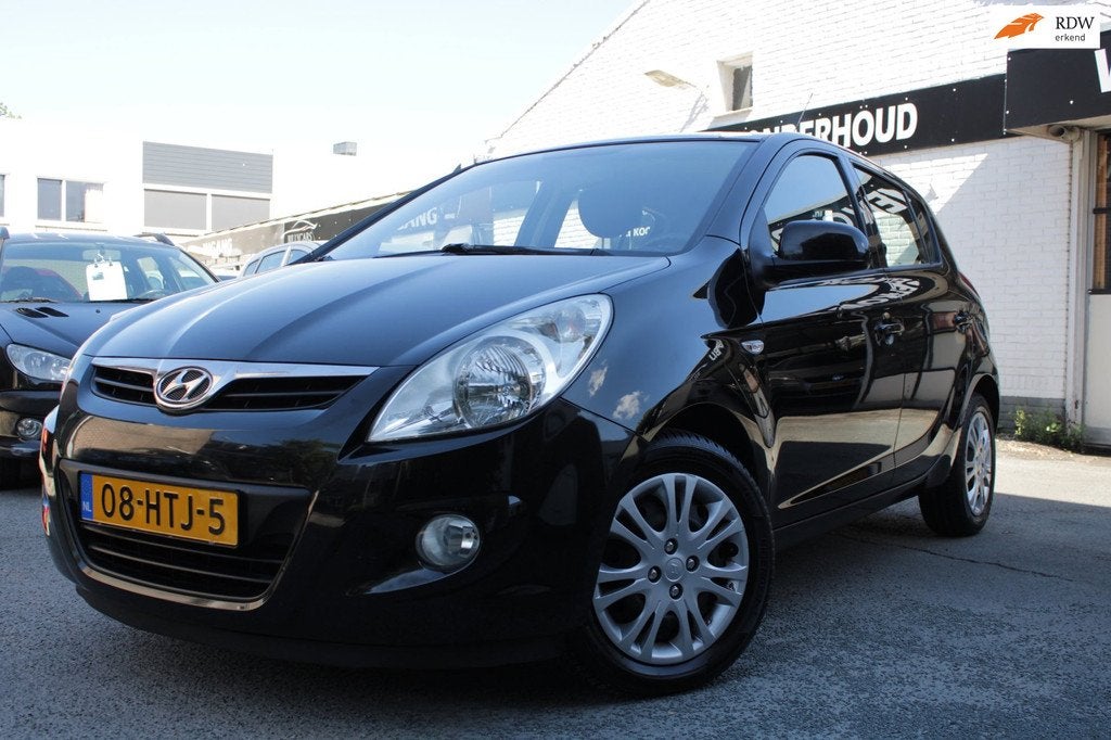 Hyundai I20 1.4i DynamicVersion | Airco | Elec ramen, Voorwielaandrijving, Zwart, 4 cilinders, 1396 cc