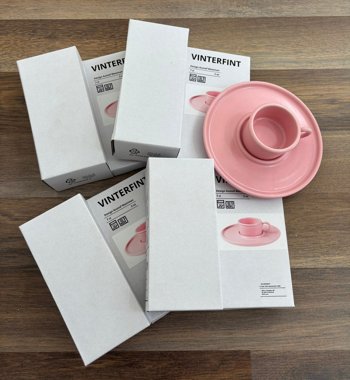 IKEA x Vinterfint kop & schotel (4 stuks), IKEA, Ophalen of Verzenden, Zo goed als nieuw, Overige stijlen