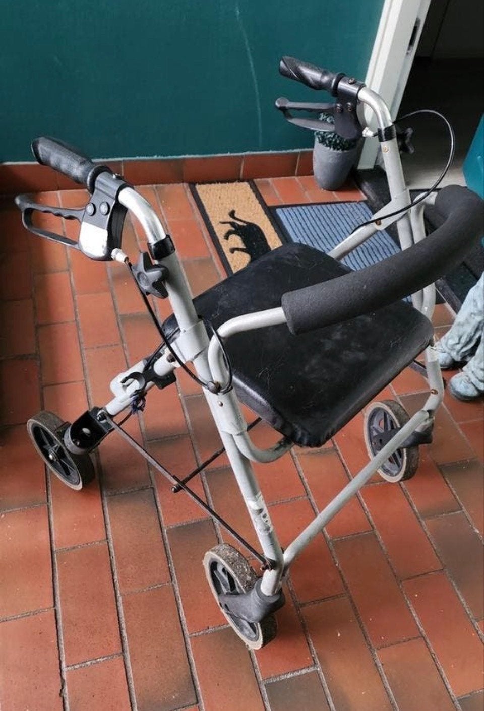 Rollator met zitvlak gebruikt maar super handig gebruikt, Diversen, Ophalen of Verzenden, Lichtgewicht, Gebruikt