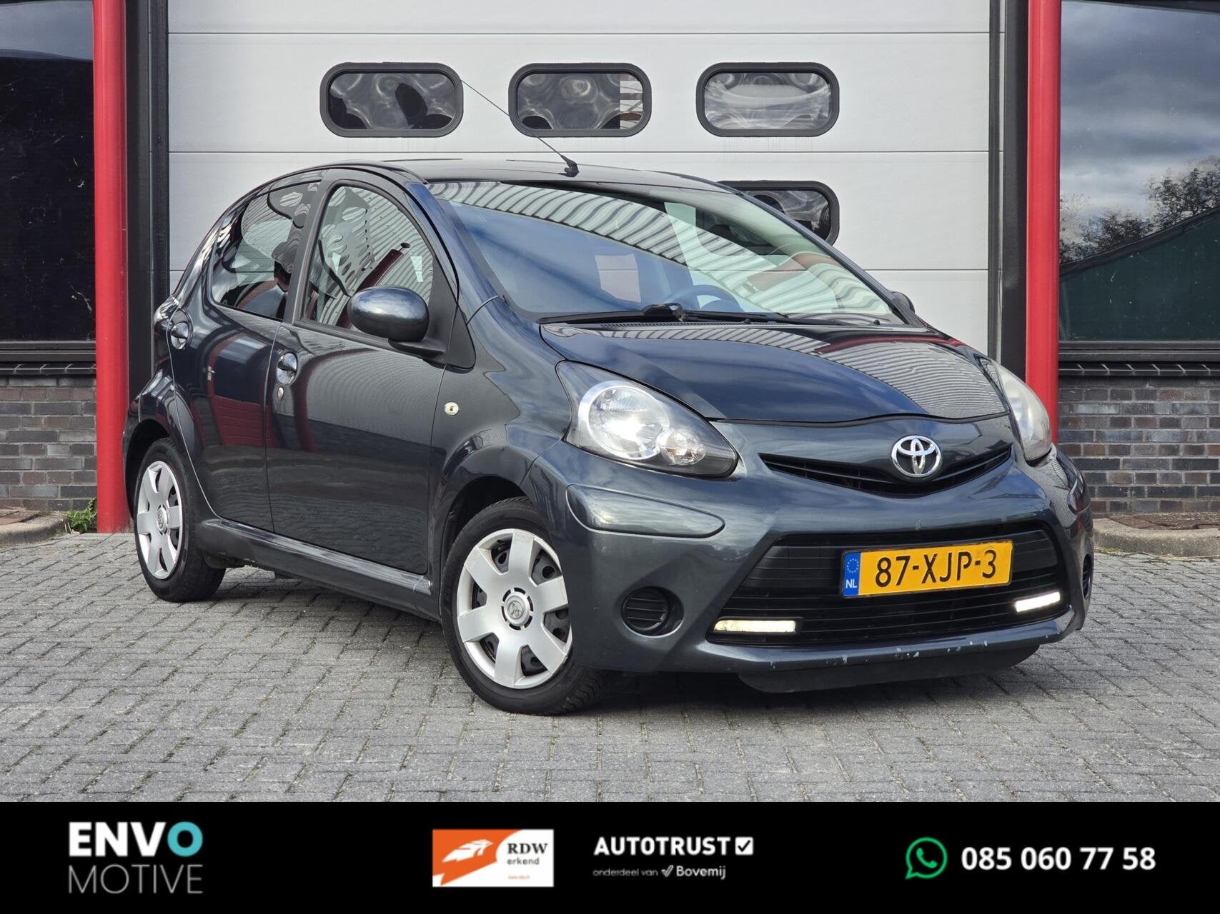 Toyota Aygo 1.0 VVT-i Aspiration Automaat Airco/Navi/APK '27, Euro 5, Gebruikt, 4 stoelen, 68 pk