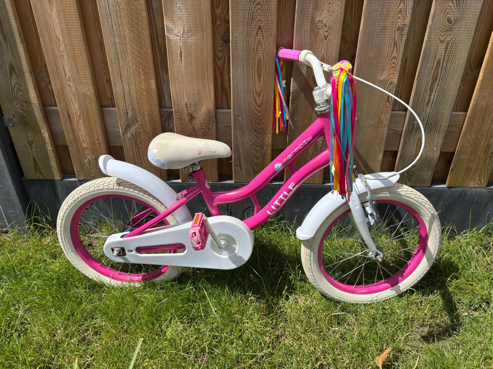 16 inch nette staat meisjes fiets roze met stuurslierten, Ophalen, Zo goed als nieuw, 16 inch