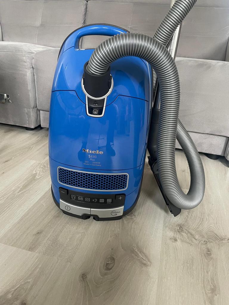 Miele stofzuiger S8 2200 watt, Witgoed en Apparatuur, Stofzuigers, Ophalen, Zo goed als nieuw, 2000 watt of meer