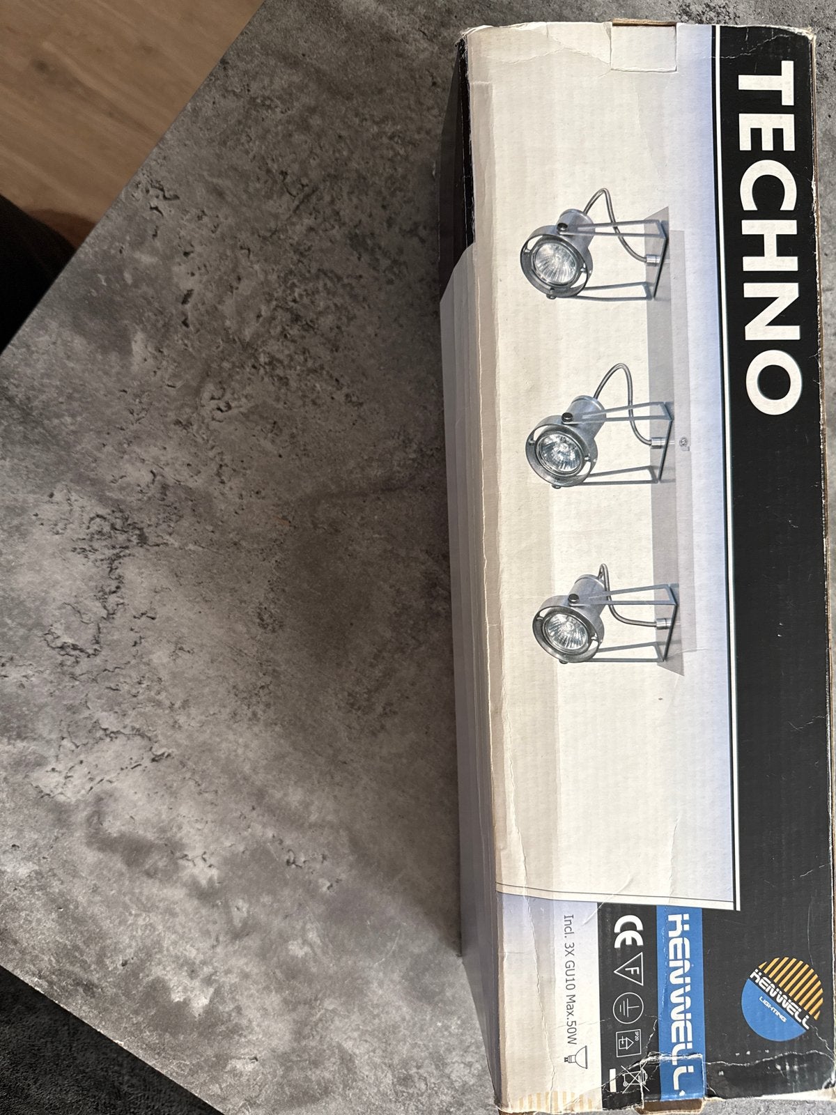 Kenwell Techno Opbouwspot met 3 GU10 Halogeen Spots, Halogeen, Verstelbaar, GU10, Opbouwspot