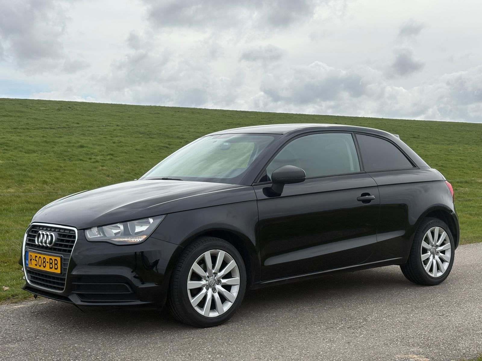 Audi A1 1.2 Tfsi 63KW 2011 Zwart Airco, Auto's, Voorwielaandrijving, A1, 4 cilinders, 4 stoelen