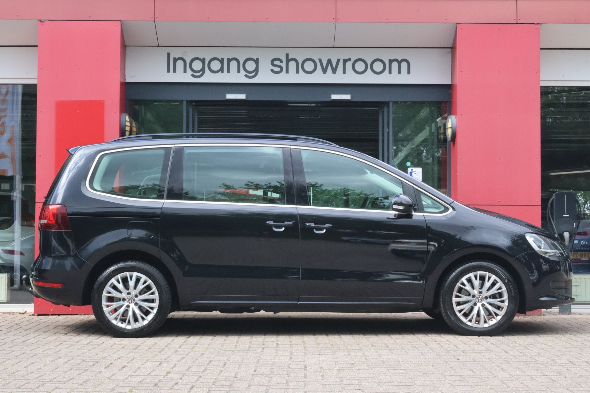 Volkswagen Sharan 1.4 TSI DSG Exclusive Series | 7-Persoons, 4 cilinders, 150 pk, 7 stoelen, 1668 kg