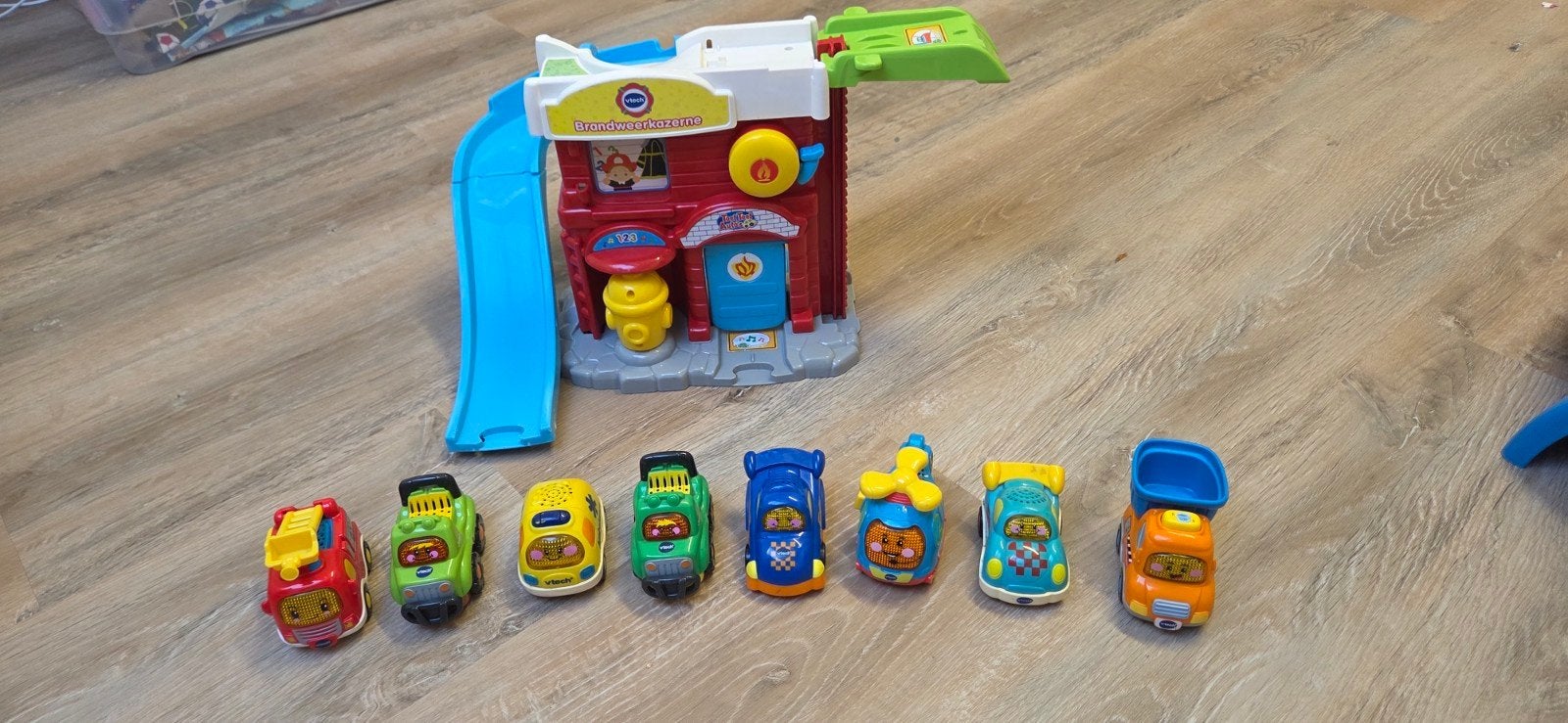 VTech Toet Toet Auto's Brandweerkazerne & Garage met Auto's, Kinderen en Baby's, Ophalen, Gebruikt, 6 maanden tot 2 jaar