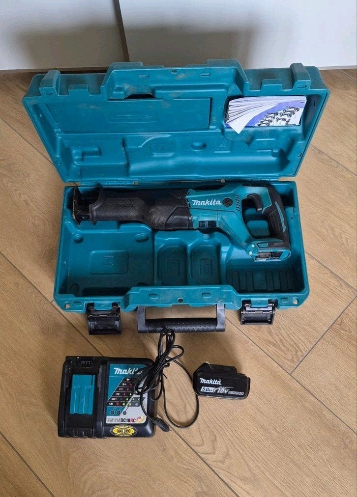 Makita Reciprozaag DJR186ZK met accu en lader, Ophalen, Gebruikt, 70 mm of meer, Makita