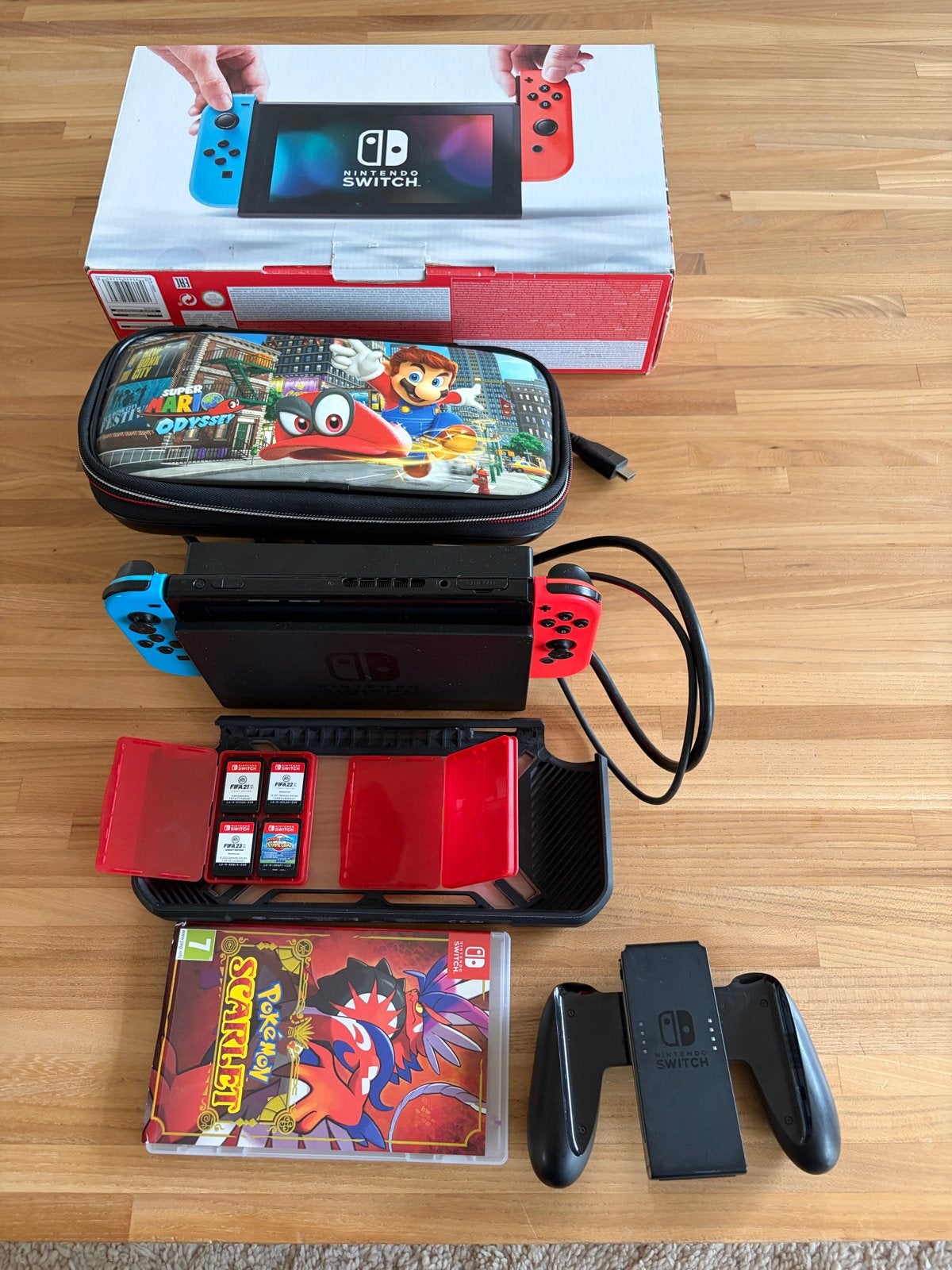 Nintendo Switch met accessoires en games, Met games, Met 2 controllers, Ophalen of Verzenden, Zo goed als nieuw