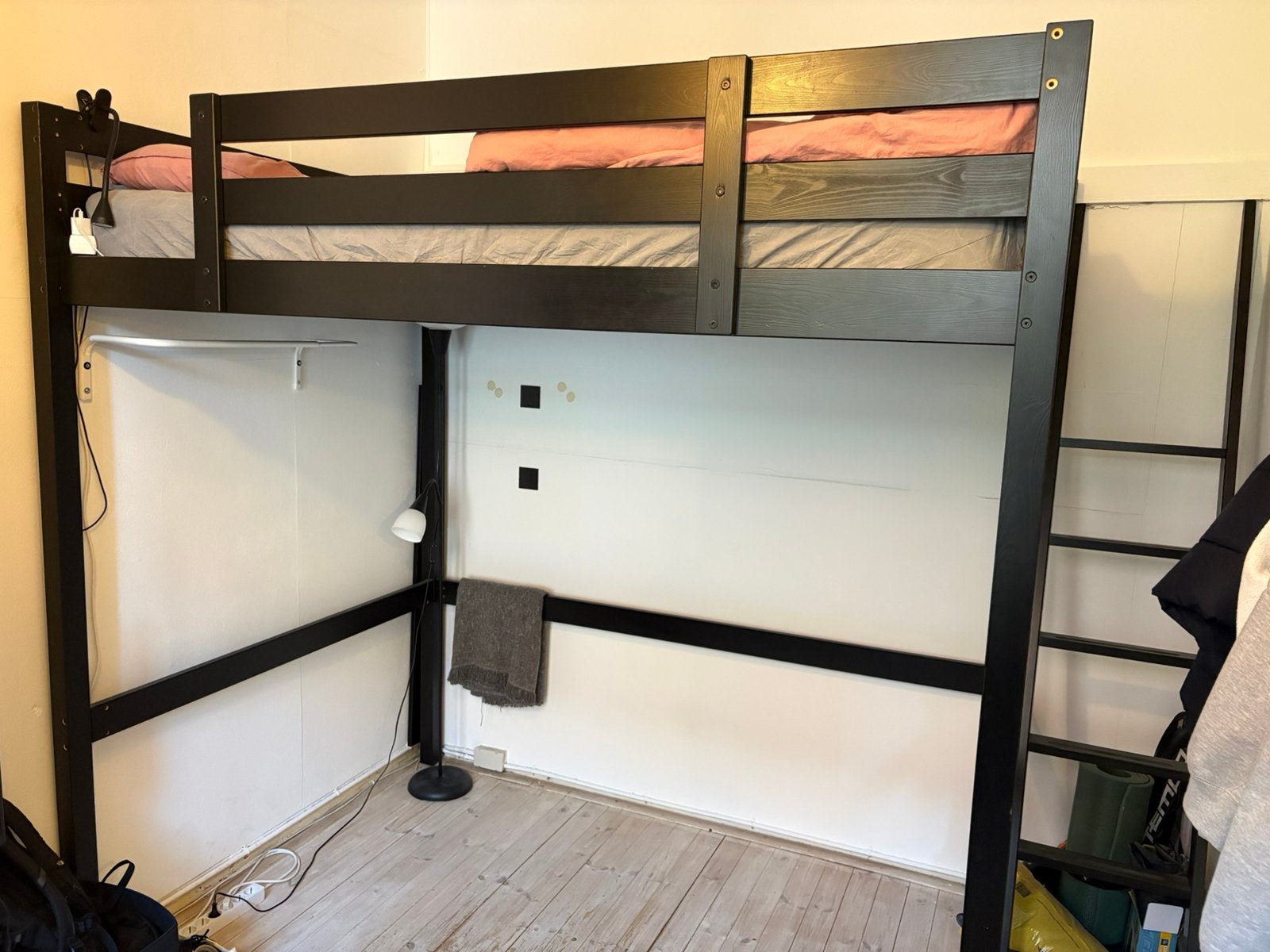 IKEA hoogslaper bed 140x200cm zwart, Ophalen, Gebruikt, Hoogslaper, 140 cm