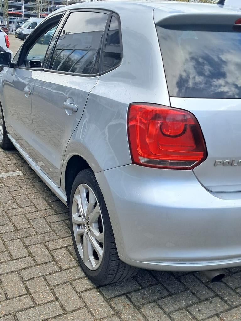 Volkswagen Polo 1.2 TSI 66KW 2014 Grijs, Voorwielaandrijving, 40 €/maand, Zwart, 4 cilinders