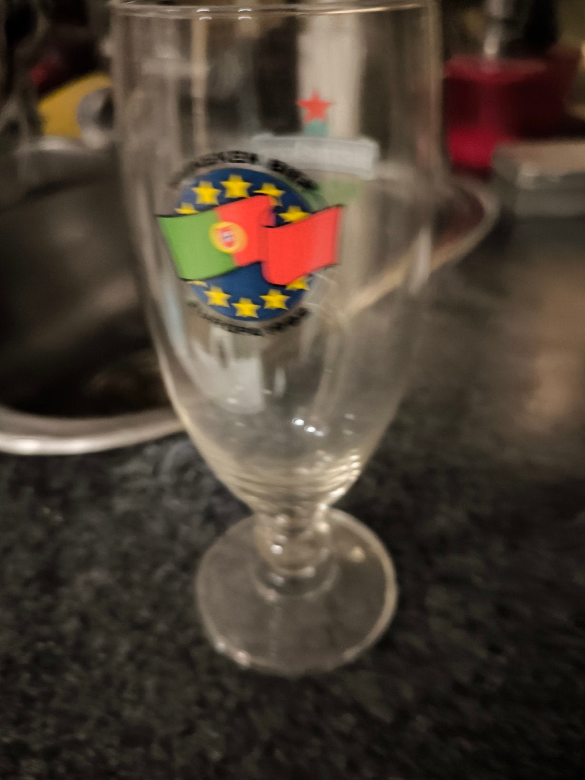 Heineken bierglas met EU-vlaggen, Ophalen of Verzenden, Zo goed als nieuw, Meerkleurig, Glas