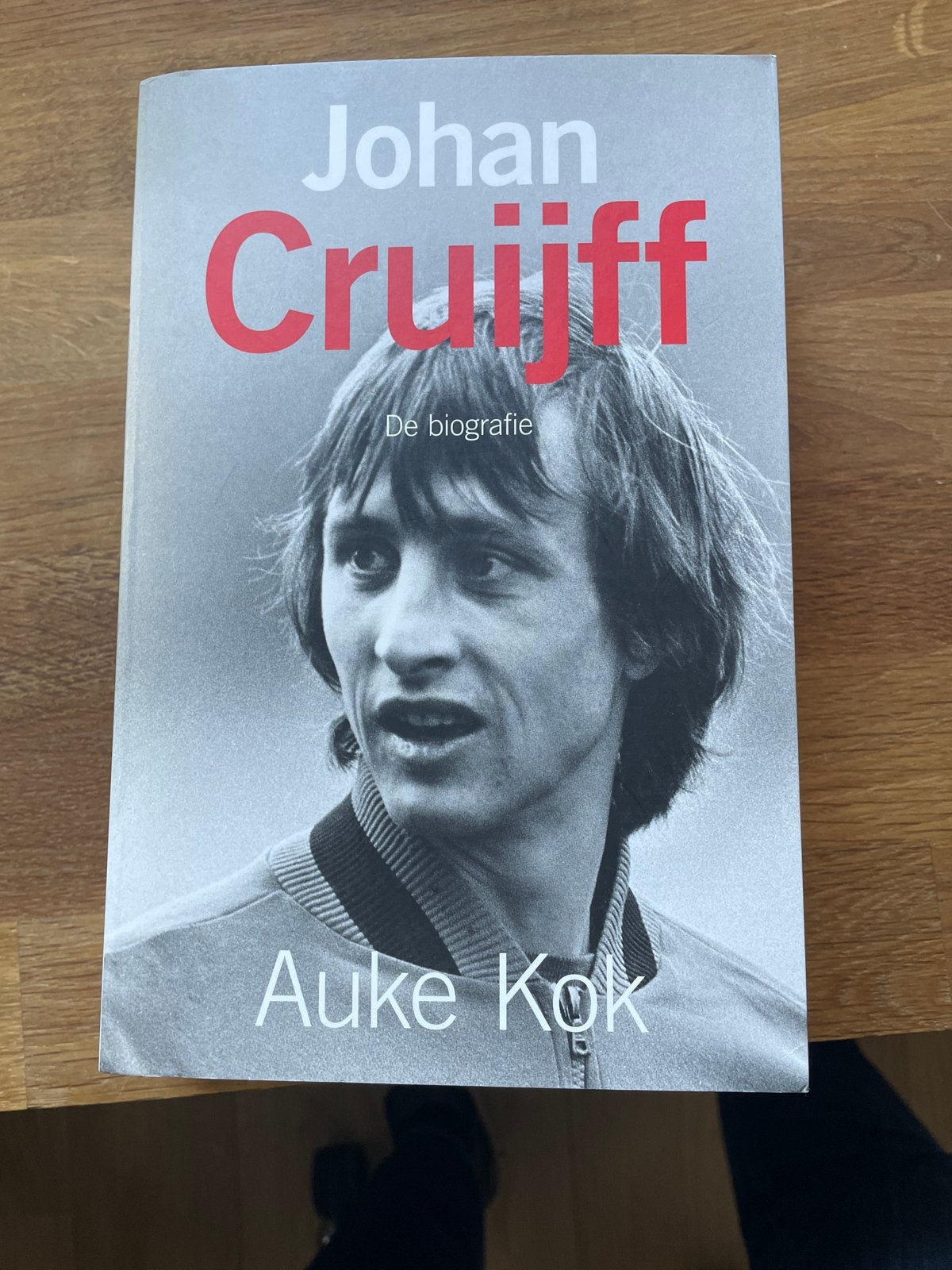 Johan Cruijff: De biografie - Auke Kok, Ophalen of Verzenden, Zo goed als nieuw, Sport