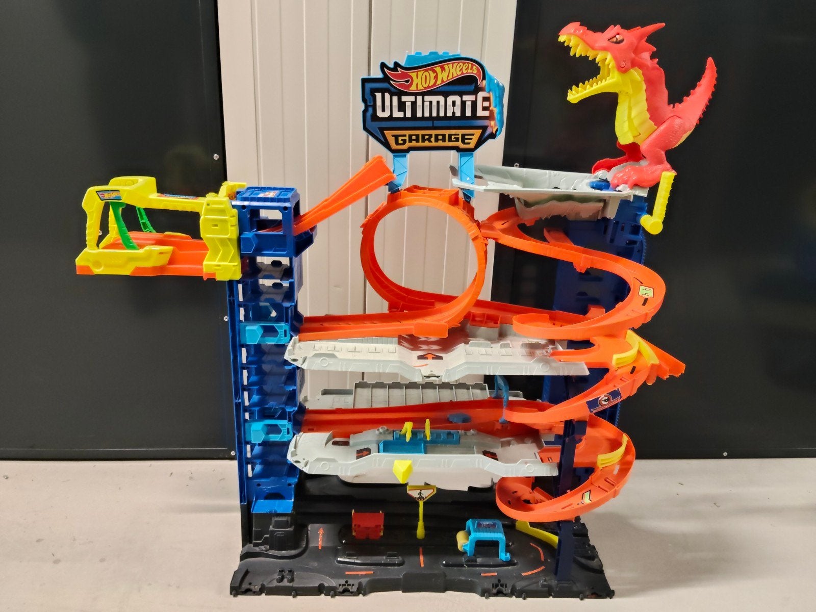 Hot Wheels Garage Track, Kinderen en Baby's, Speelgoed | Racebanen, Ophalen, Zo goed als nieuw, Handmatig, Hot Wheels