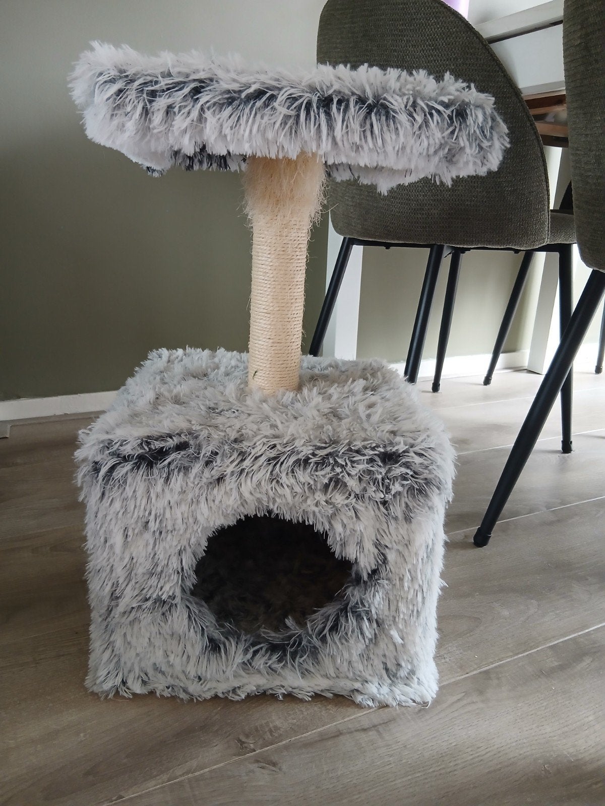 krabpaal katten huisje, Ophalen