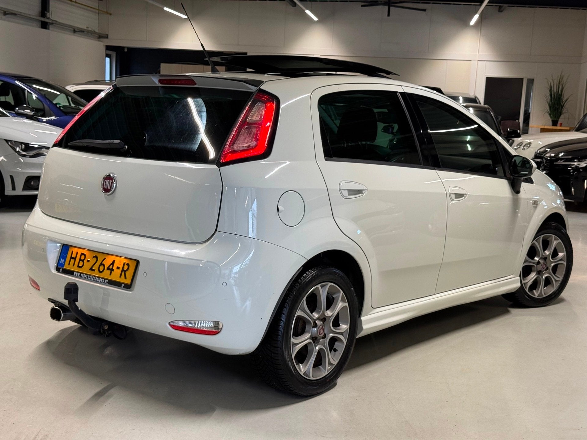 Fiat Punto Evo 0.9 TwinAir Lounge Airco|Panoramadak!, Auto's, Voorwielaandrijving, Gebruikt, Origineel Nederlands, Bedrijf