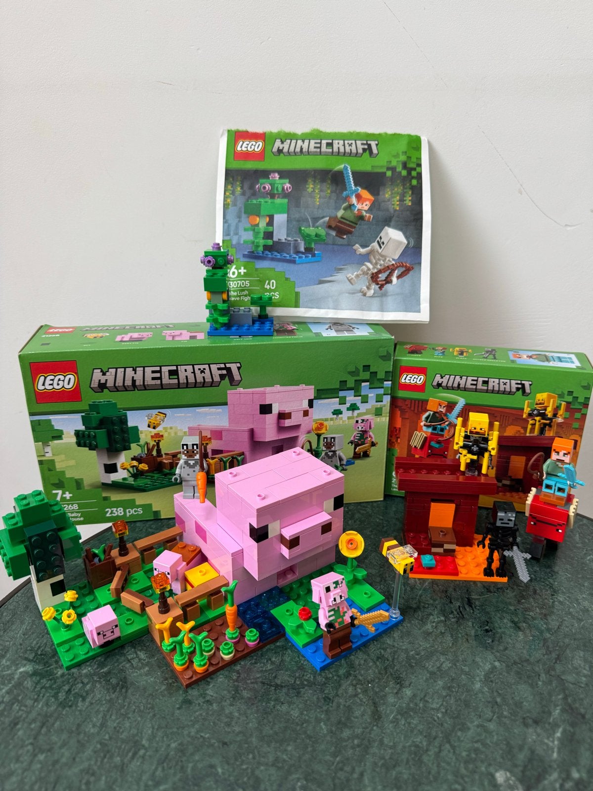 LEGO Minecraft Bundle: 21268 + 21266 + 30705 (Free Gift!), Minecraft, Lego, Ophalen of Verzenden, Zo goed als nieuw