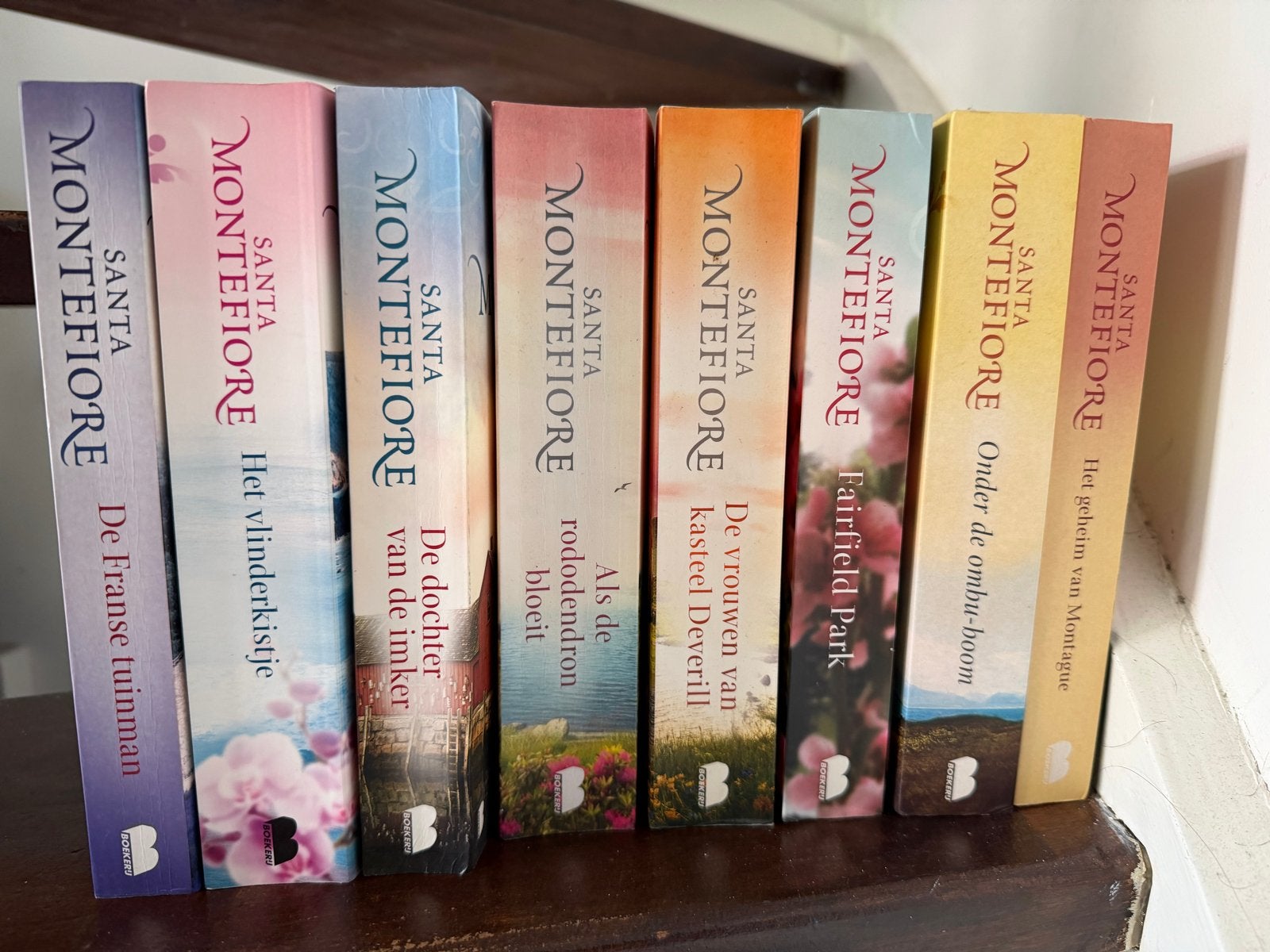 8 boeken van Santa Montefiore., Boeken, Romans, Ophalen of Verzenden, Zo goed als nieuw, Nederland