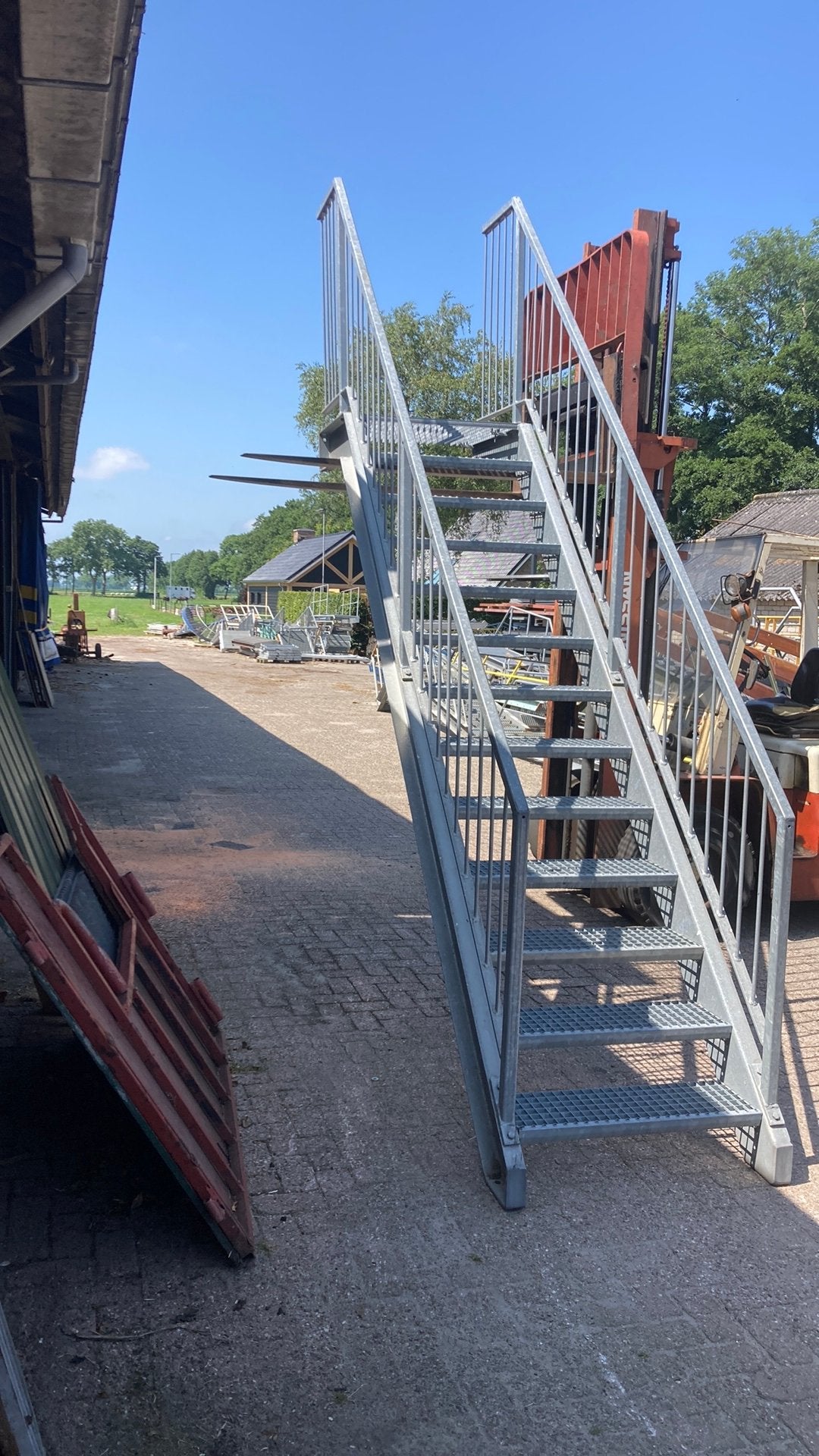 Stalen trap, Ophalen, Zo goed als nieuw, 2 tot 4 meter