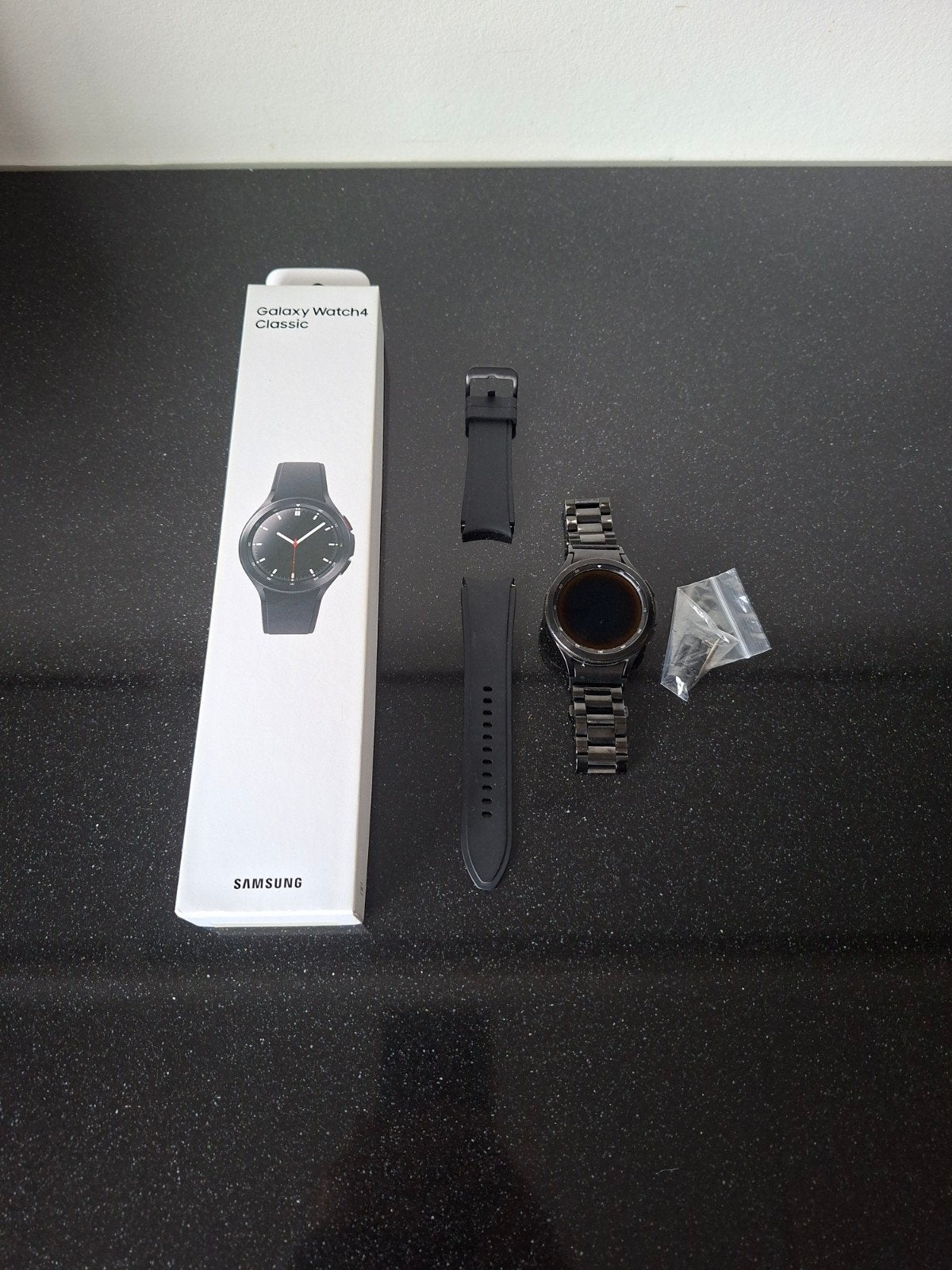Samsung Galaxy Watch 4 Classic - Zwart met metalen band, Sieraden, Tassen en Uiterlijk, Smartwatches, Gebruikt, Zwart, Ophalen of Verzenden