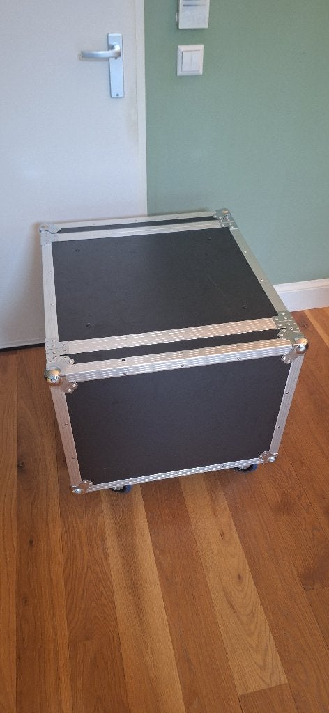 Odyssey FZS08W shock mount rack flightcase 8U met wielen, Ophalen of Verzenden, Gebruikt, Speaker of Versterker, Flightcase