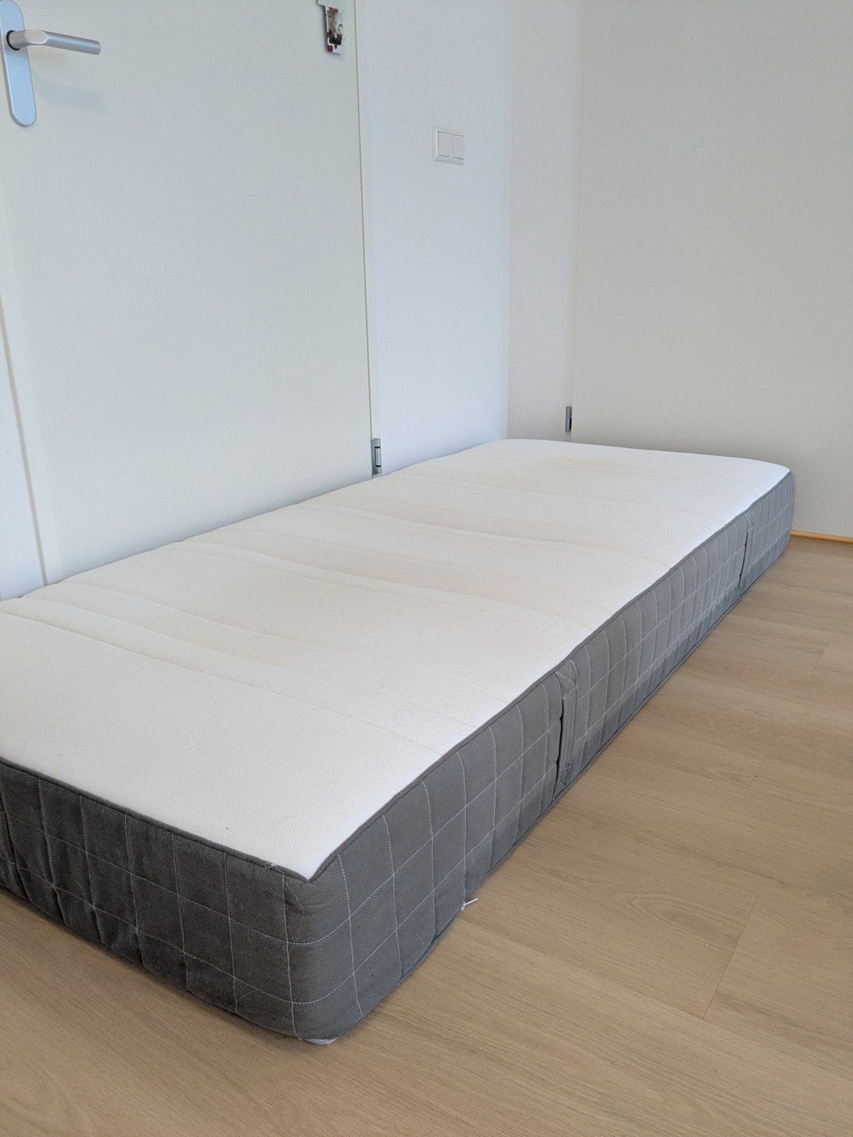IKEA Hövåg matras (Einsteinweg, Leiden), Ophalen, 90 cm, Eenpersoons, Zo goed als nieuw