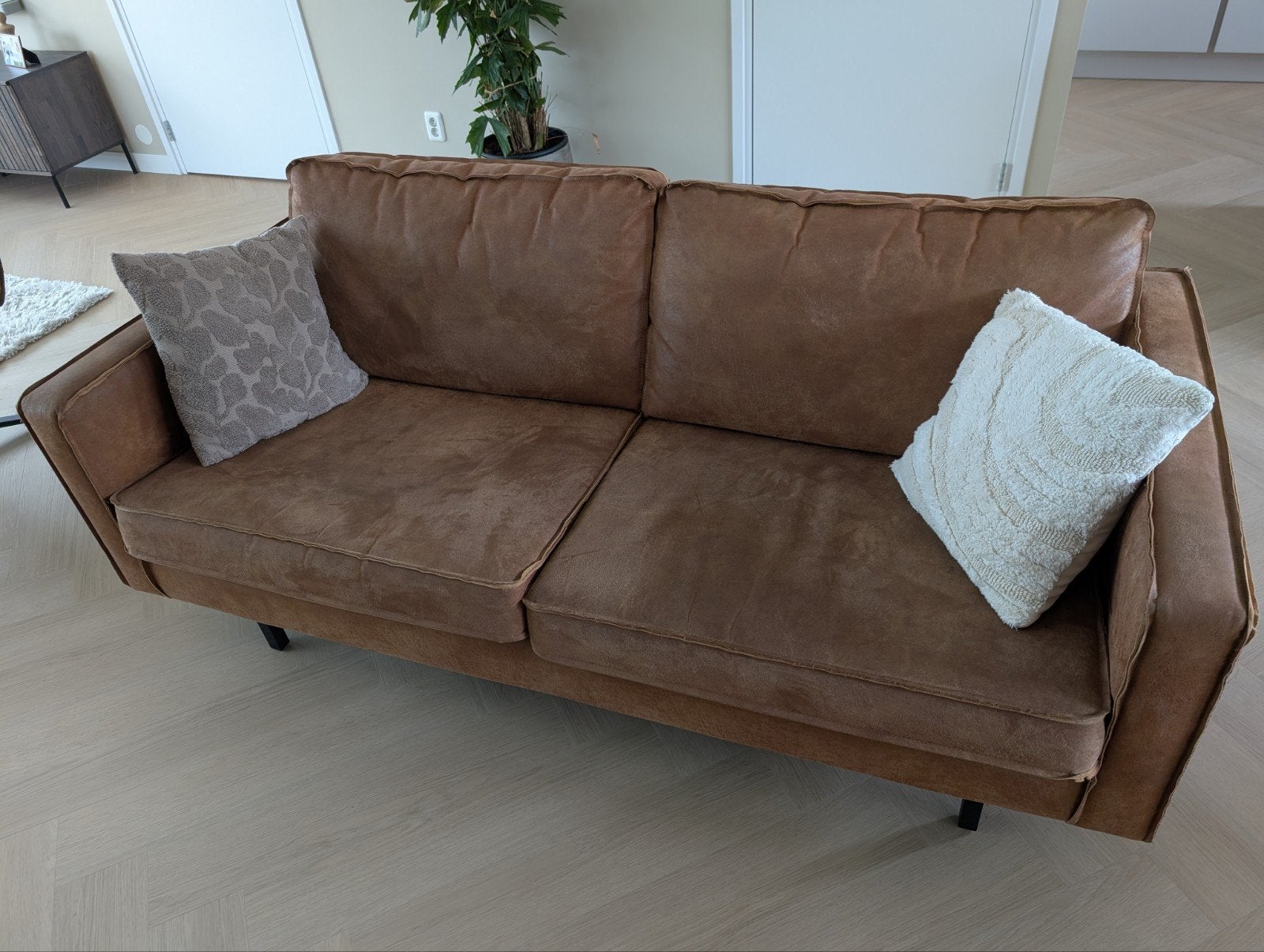 Be Pure bank - Cognac - 3-zits - in goede staat, Huis en Inrichting, Ophalen, Modern, Industrieel, Driepersoons, 75 tot 100 cm