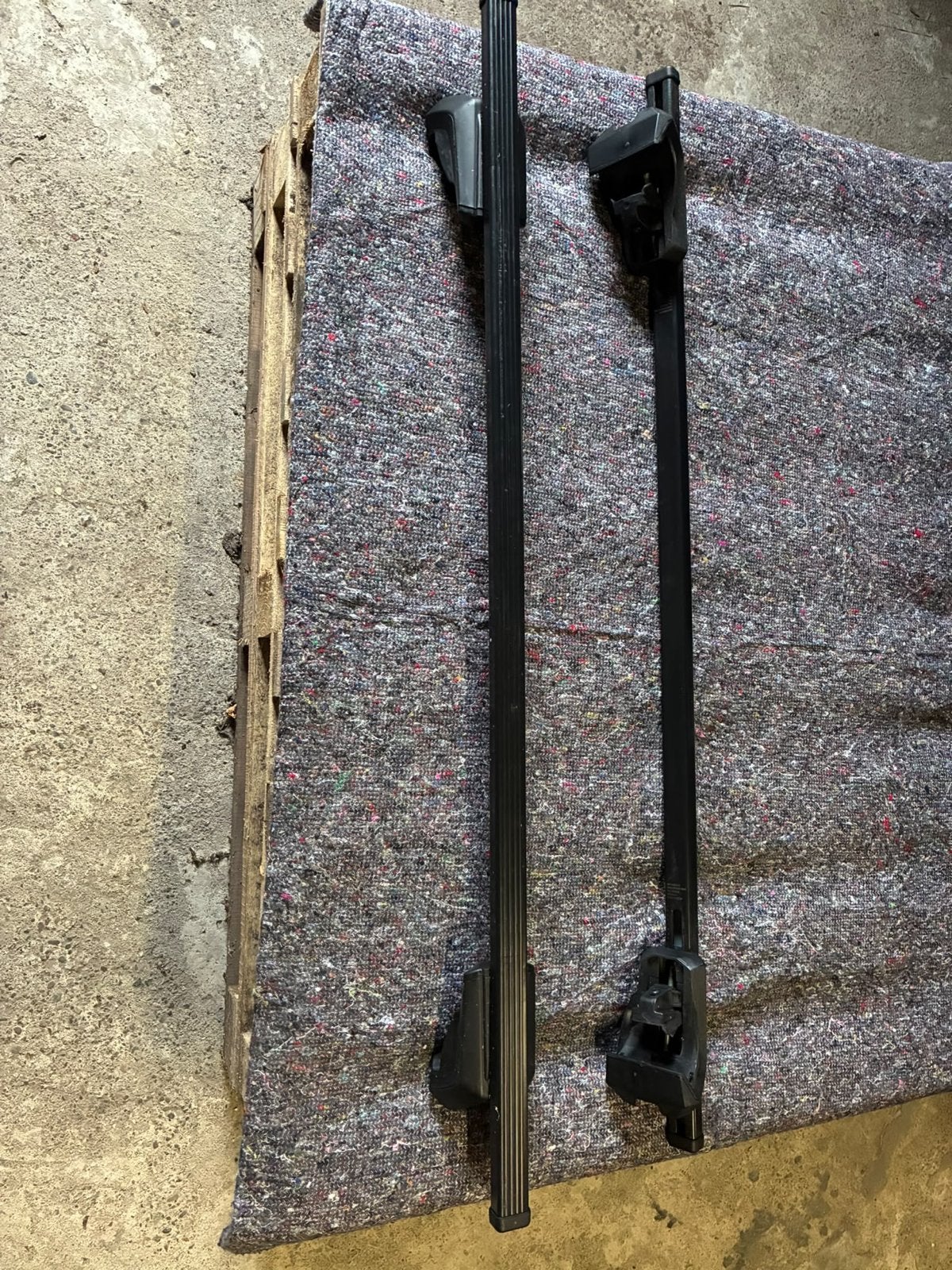 Thule dakdragers Squarebar 120 cm met Evo Raised Rail, Ophalen, Zo goed als nieuw
