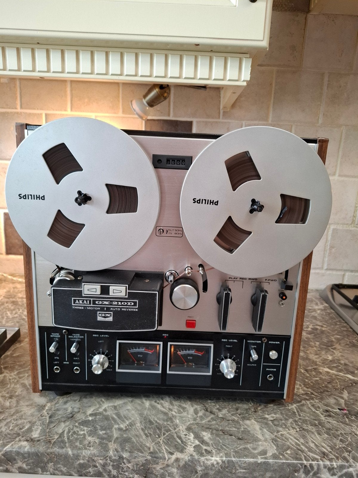 Akai GX-210D 3 motoren tapedeck+ 2 Philips metallook  reels, Ophalen of Verzenden, Bandrecorder, Met banden