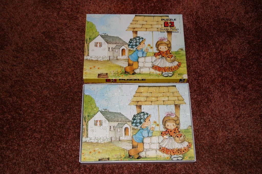 Puzzel bij de waterput 63 stukjes, Ophalen of Verzenden, Meer dan 50 stukjes, Zo goed als nieuw, 4 tot 6 jaar
