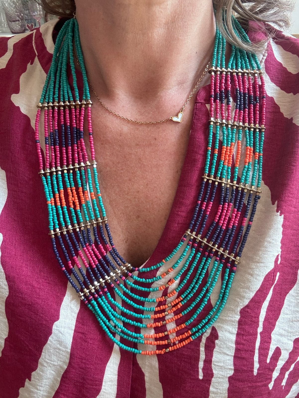 Prachtige Afrikaanse stijl ketting in roze, mint en blauw, Ophalen of Verzenden, Zo goed als nieuw, Roze, Overige materialen