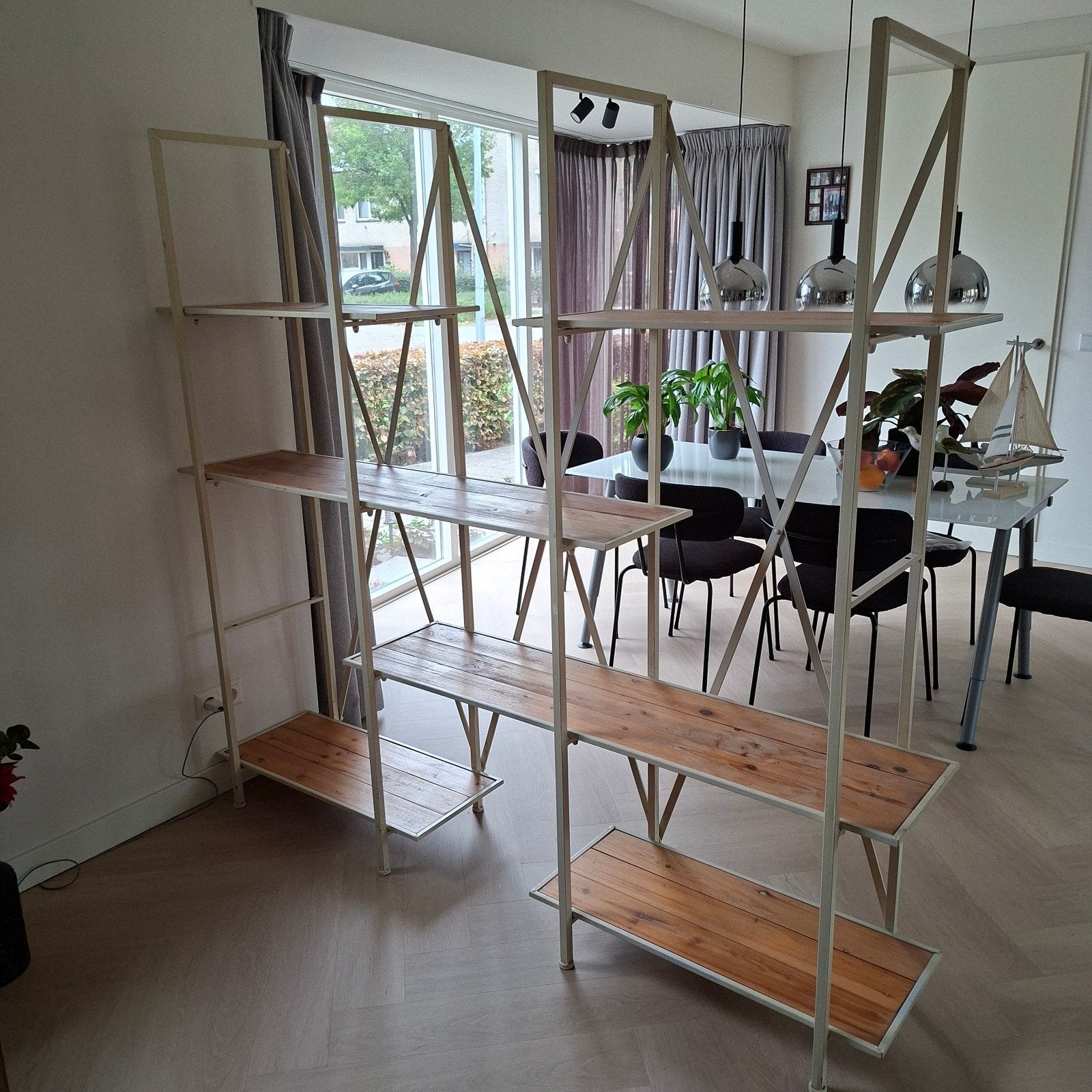 Stijlvolle open kast/roomdivider met houten planken, Huis en Inrichting, Met plank(en), 200 cm of meer, 150 tot 200 cm, Modern, Industrieel, Open