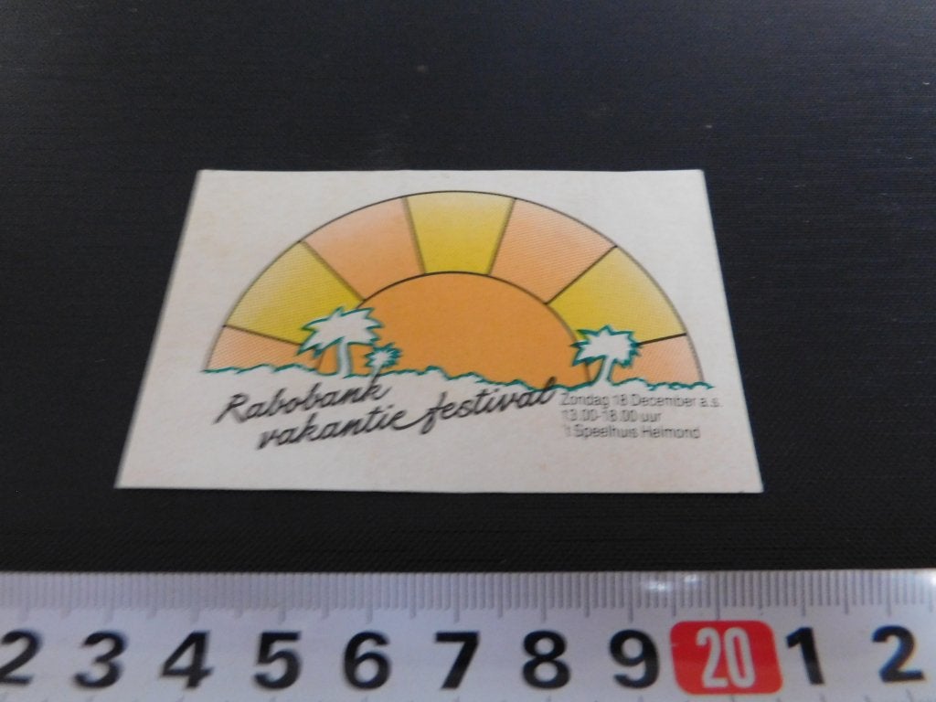 sticker helmond 't speelhuis rabobank vakantie-festival, Ophalen, Zo goed als nieuw