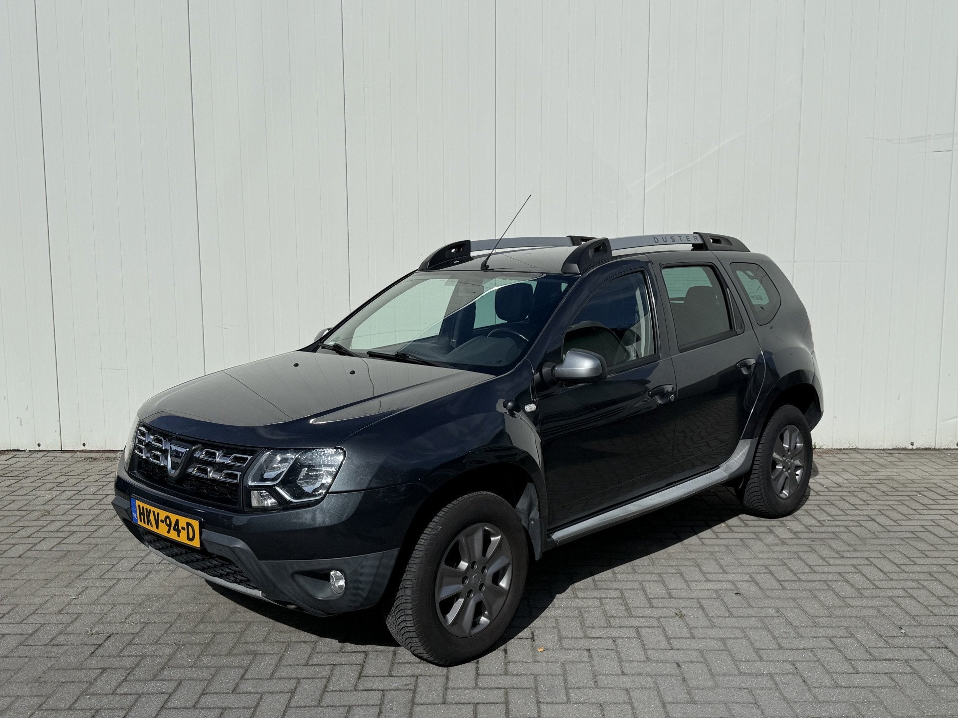 Dacia Duster 1.2 TCe 4x2 Prestige Clima - Leder - Navigatie, Auto's, Voorwielaandrijving, Gebruikt, Duster, 635 kg