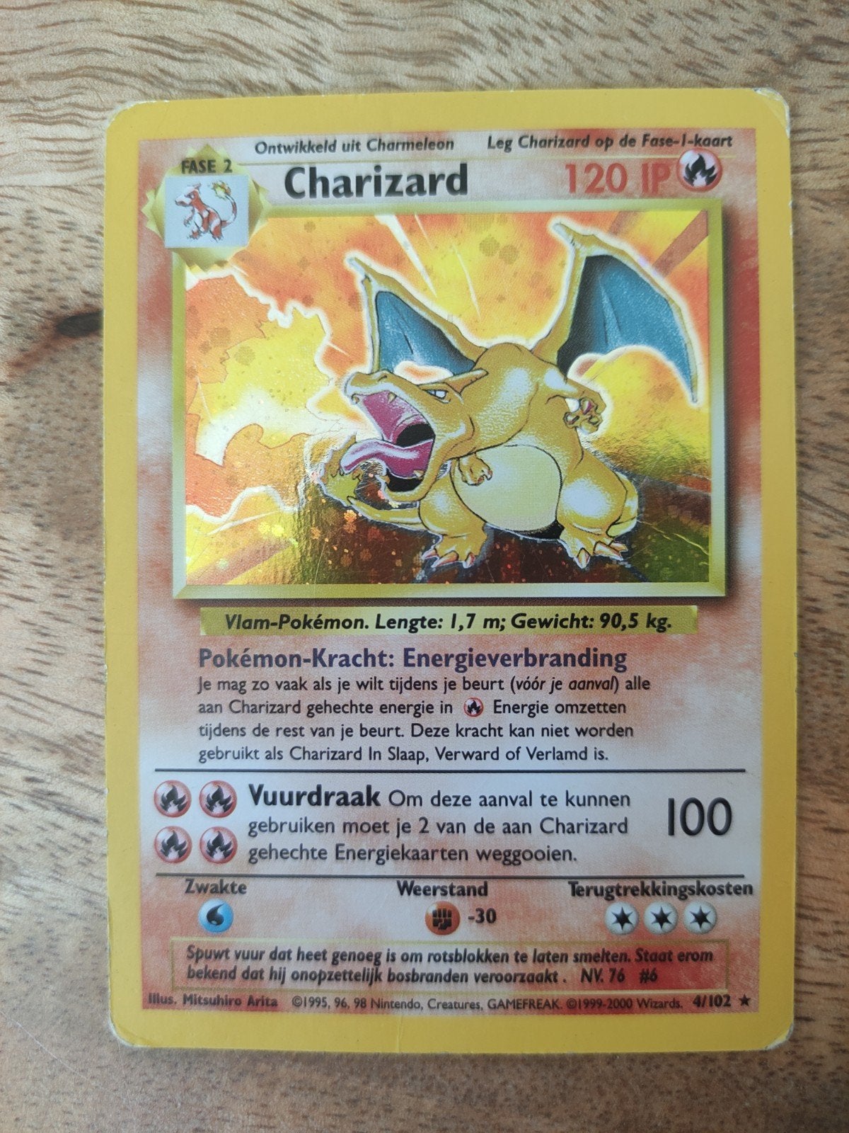 charizard base set nederlands 4/102, Ophalen of Verzenden, Gebruikt, Losse kaart, Foil