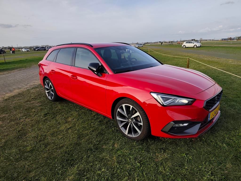 Seat Leon 1.5 Etsi 150pk Dsg-7 2020 Rood, 1498 cc, Euro 6, 4 cilinders, Bluetooth