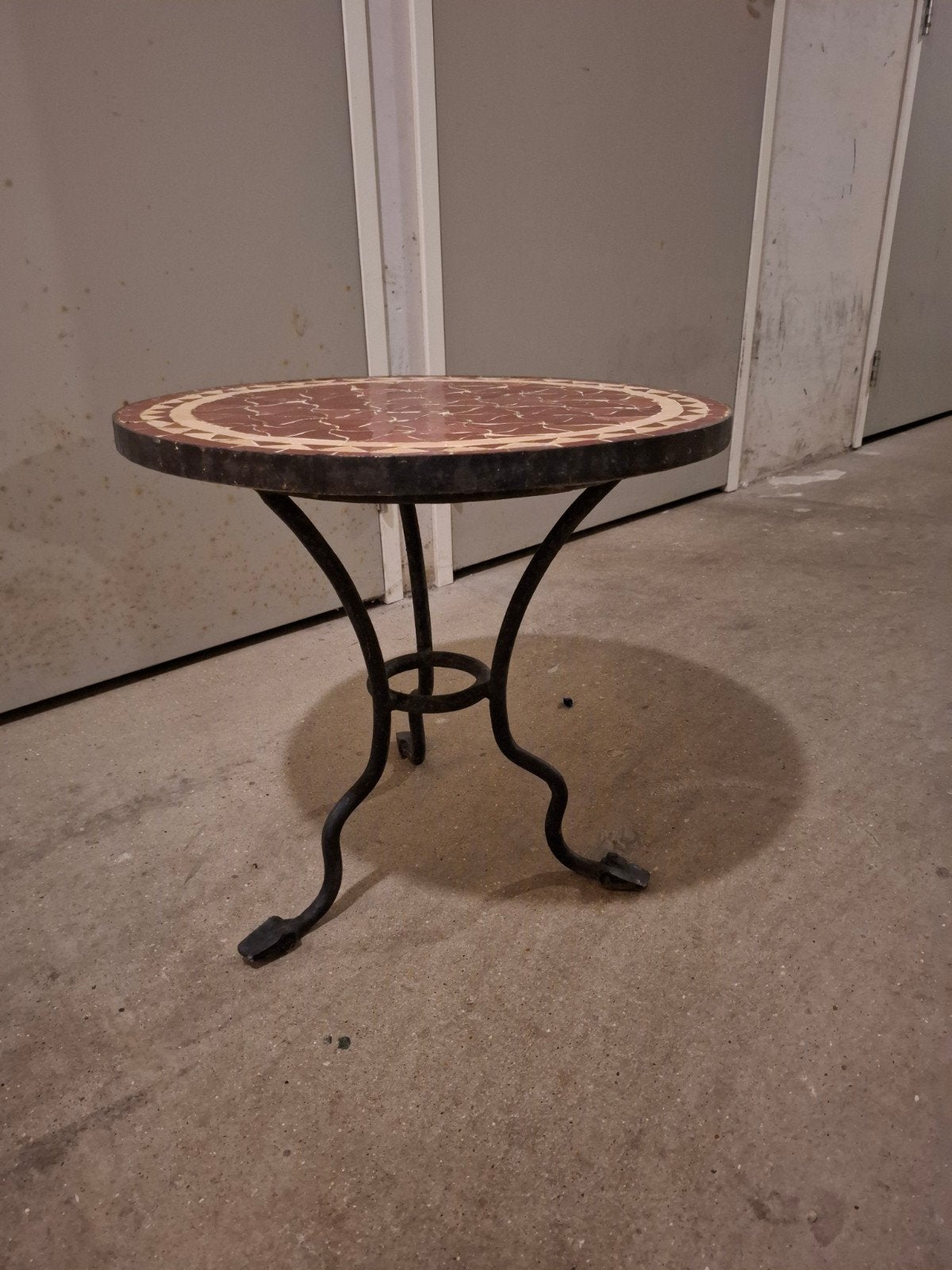 Tafeltje gietijzer met Portugees mozaiek, Ophalen, Rond, Minder dan 55 cm, 45 tot 60 cm