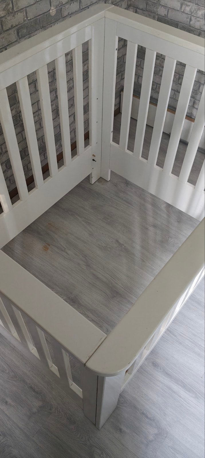 Mooie hoogglans witte Box, Kinderen en Baby's, Boxen, Ophalen, Zo goed als nieuw, Rechthoekig, In hoogte verstelbaar