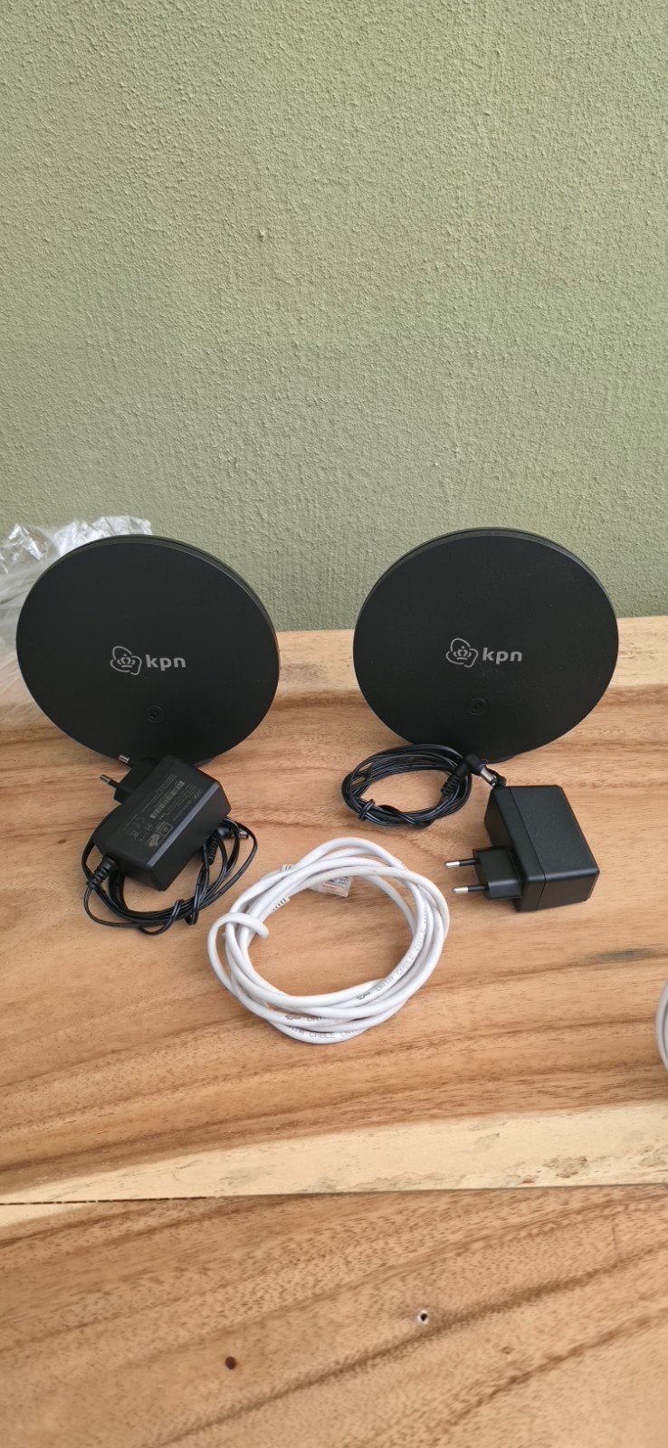 2x KPN SuperWifi 2 Versterkers met Adapters en UTP Kabel, Computers en Software, Ophalen, Zo goed als nieuw