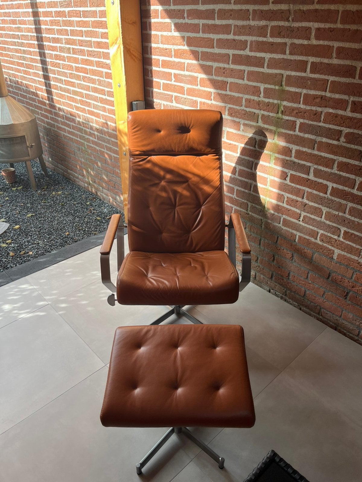 Montèl leren fauteuil met voetenbank - Zo goed als nieuw, Ophalen, Bruin, Leer, Zo goed als nieuw