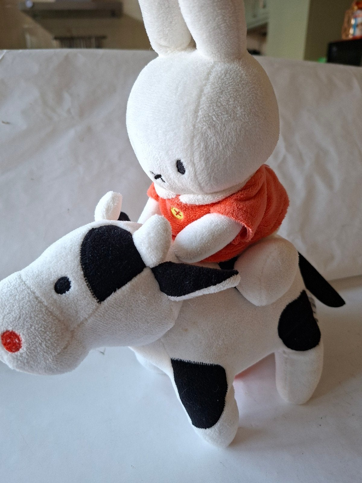 Nijntje op koe knuffel - Dick Bruna, Kinderen en Baby's, Overige merken, Konijn, Nijntje, Ophalen of Verzenden